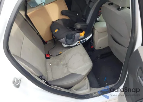 2014 Ford Focus Se z USA, uszkodzony, nr VIN 1FADP3F22EL139145